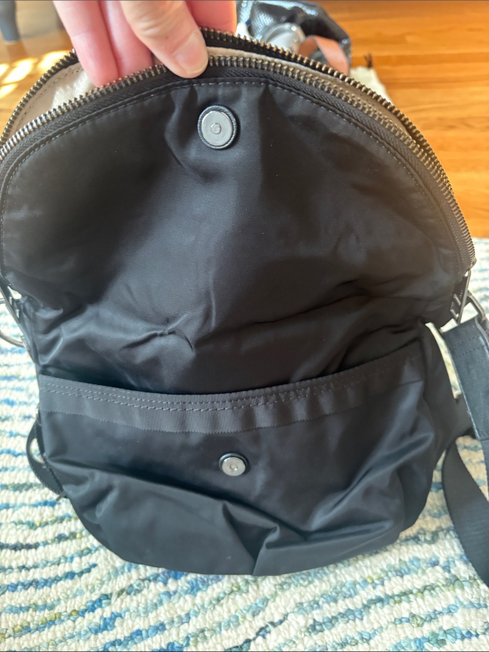 lululemon athletica Black woman’s festival bag - Picture 3 of 4